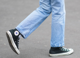 vaqueros-zapatillas-hombre-look