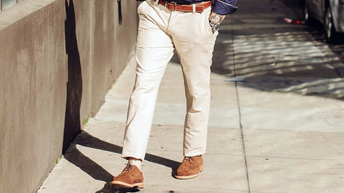 Consejos infalibles para combinar un pantalón caqui
