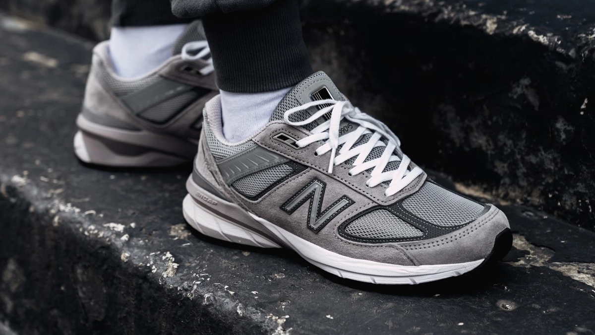 New Balance 990v5